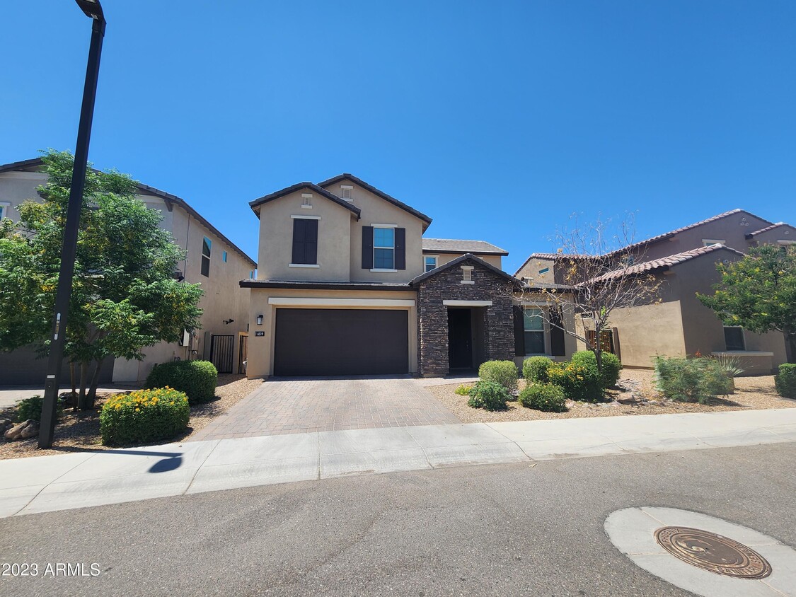 Primary Photo - 6519 E Bluefield Ave