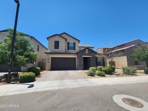 Building Photo - 6519 E Bluefield Ave