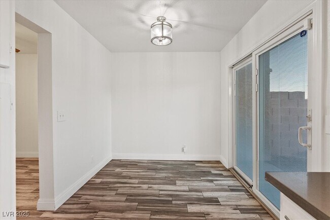 Building Photo - 3388 Pavlo St