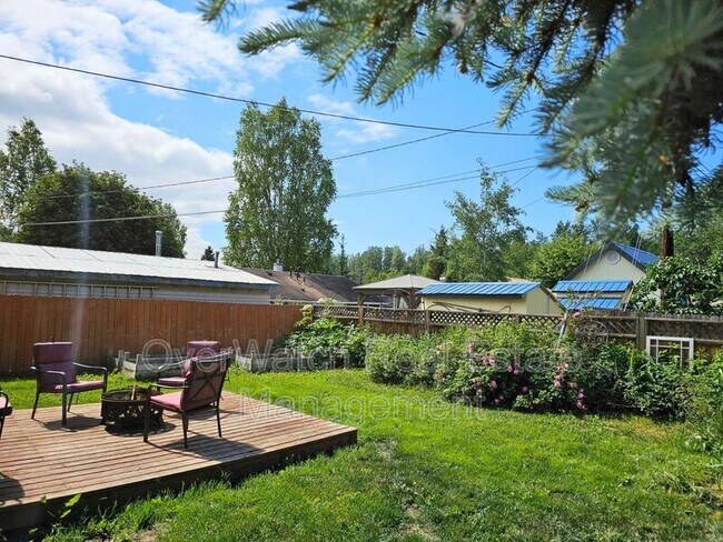 Building Photo - 1602 Richardson Dr