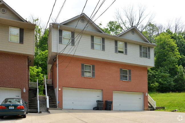 Building Photo - Point Benton Townhomes