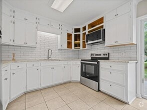 Building Photo - 731 Coventry Ln
