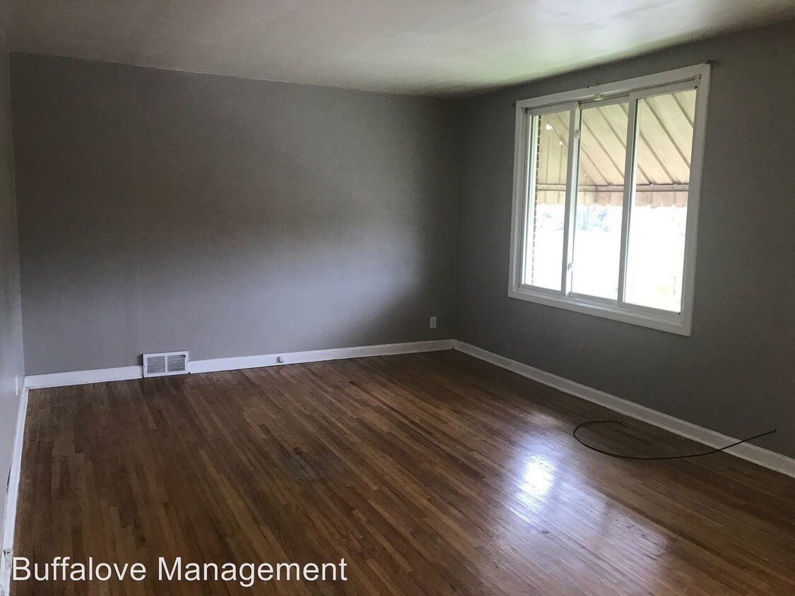 Foto principal - 353 N Legion Dr