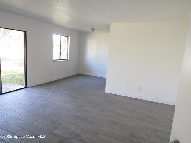 Building Photo - 2612 Tree Ridge Ln NE