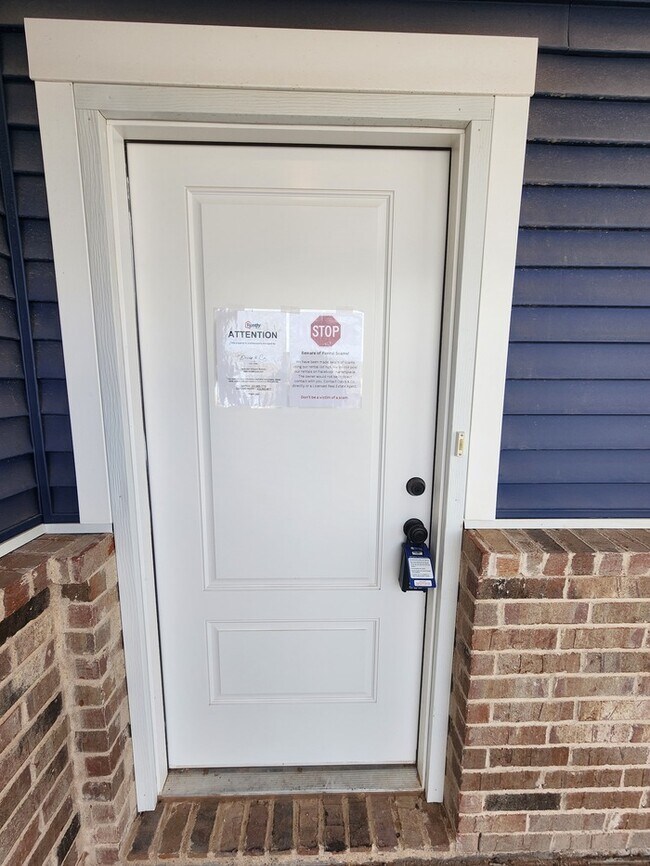 Foto del edificio - 3 bed 2 bath home, 1 car garage