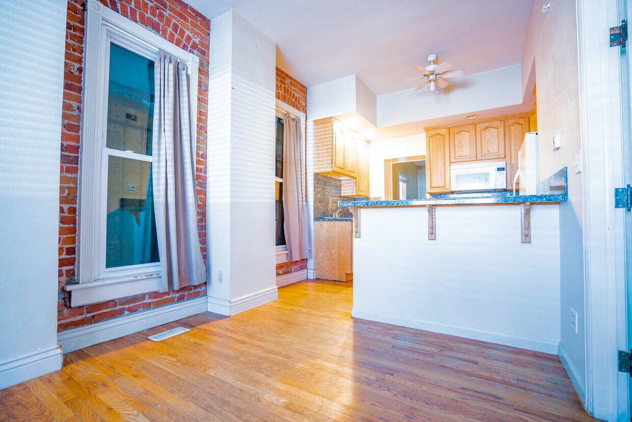 Charming, bright & elegant home! - 2944 Welton St