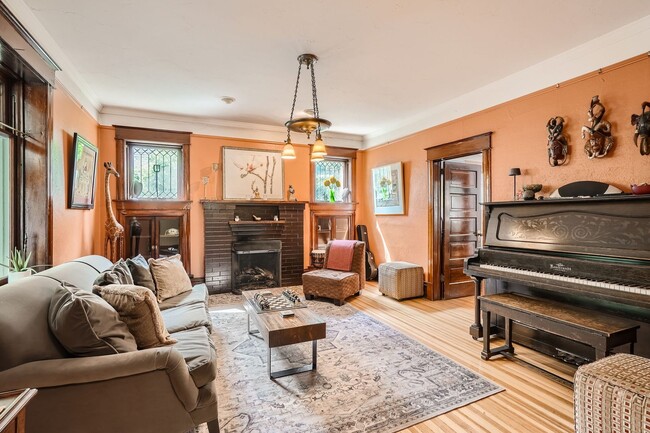 Building Photo - West Boulder 4 BDR Home - Walkable to Ever...