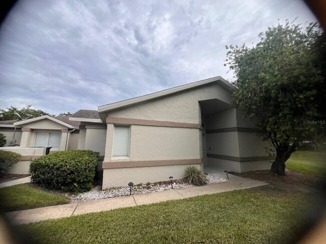 Building Photo - 535 Azinger Cir