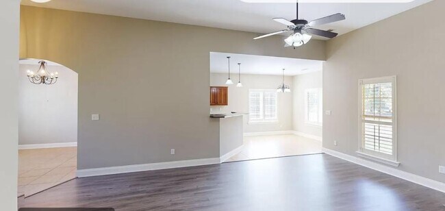 Building Photo - 763 Fairway Pointe Cove W