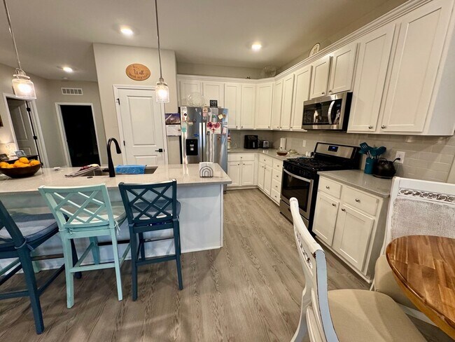 Foto del edificio - 176 Arazzo Wy