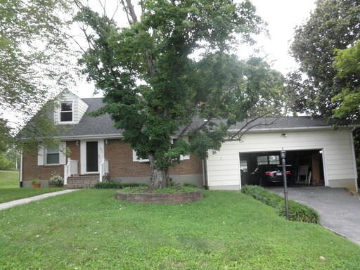 Primary Photo - 3670 Goodview Ave