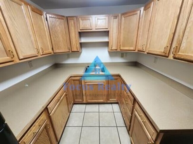 Building Photo - 426 E Wheeling St