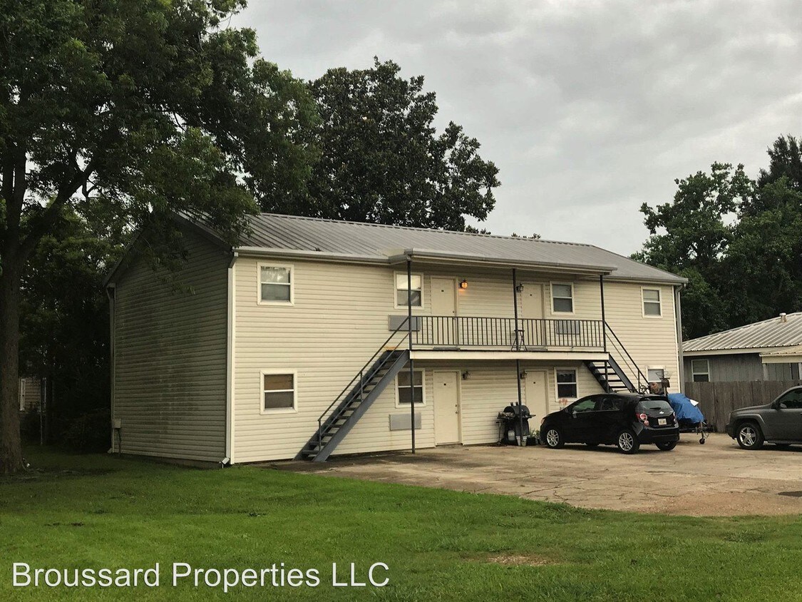 Primary Photo - 800 Doc Prejean St