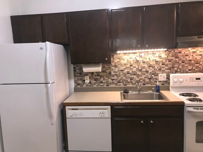 Building Photo - 3107 W 33rd Ave