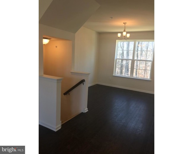 Building Photo - 132 Graystone Dr