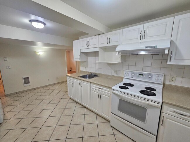 Photo du bâtiment - 554 61st Av W