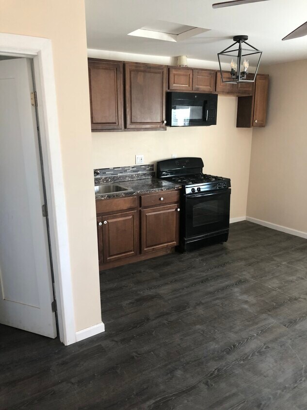 Foto principal - 4591 Apricot Rd