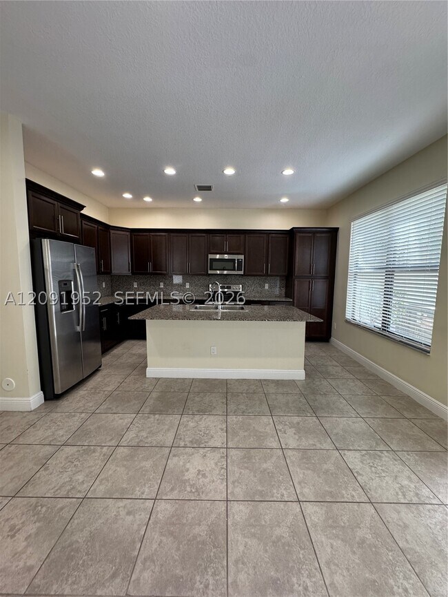 Foto del edificio - 130 NW 209th Trail