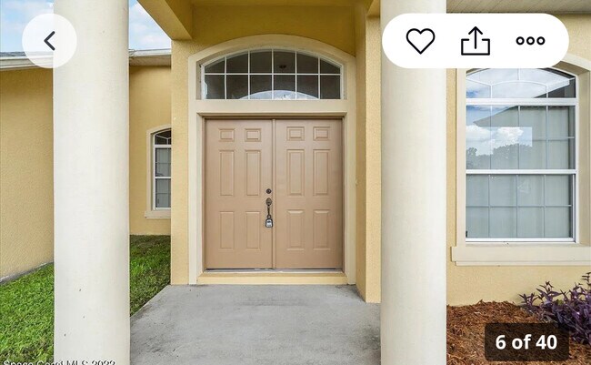 Foto del edificio - 525 Justine Ave NW