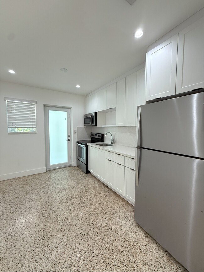 Foto del edificio - 1320 NW 4th St