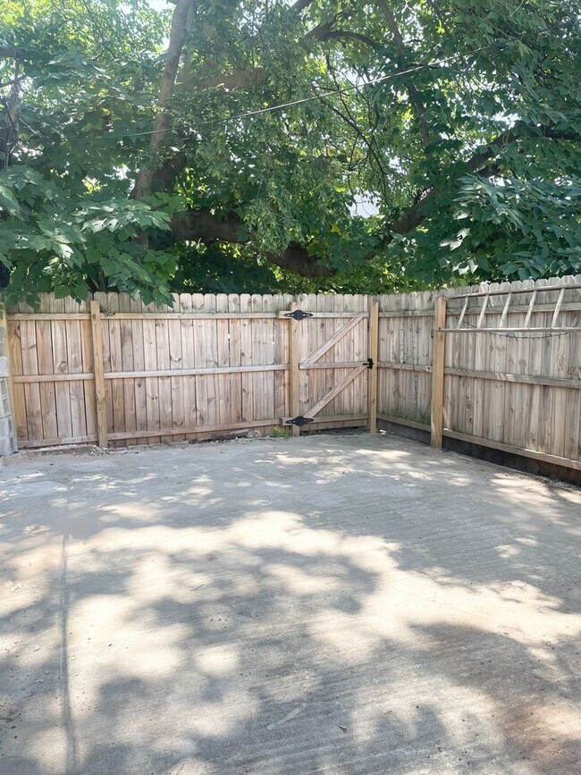 Building Photo - 3942 Wallace St