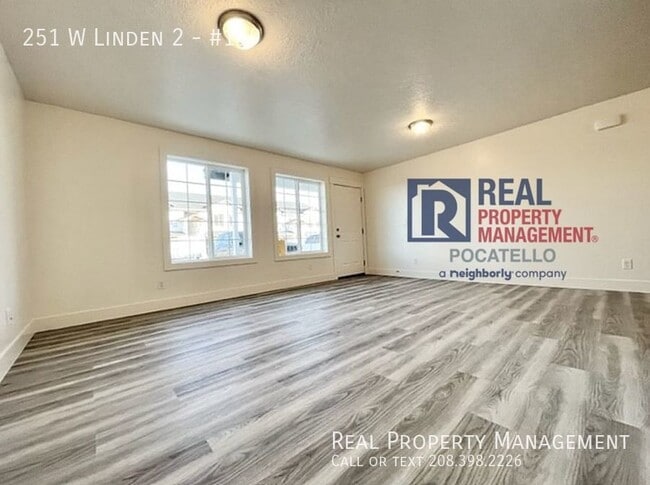 Building Photo - Brand New - 2 Bed 1 Bath apartment - Fiber...