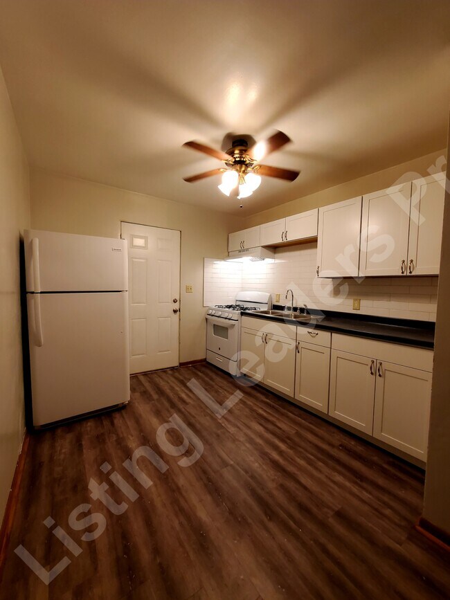 Foto del edificio - 6969 Jackson Ct