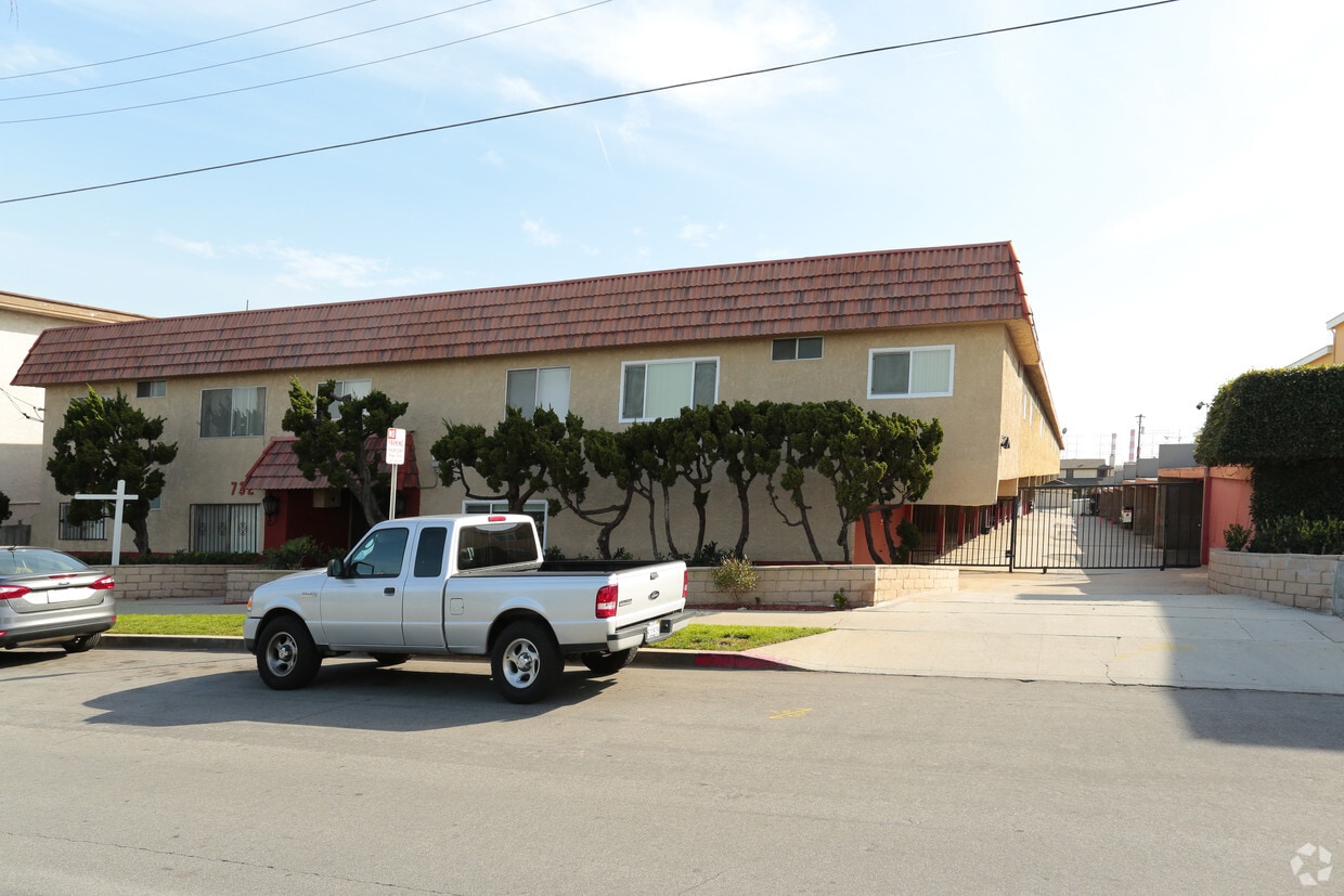 Primary Photo - 732 W Imperial Ave