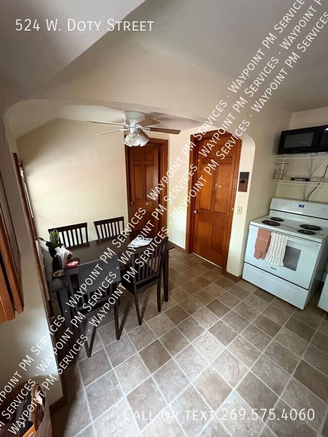 Foto del edificio - 524 W Doty St