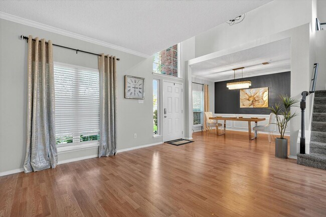 Foto del edificio - Beautiful 4 Bedroom 2 Bath GEM