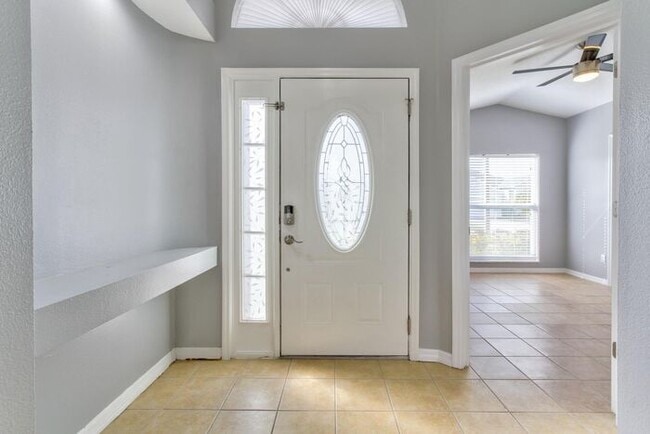 Building Photo - Beautiful home in South Chase