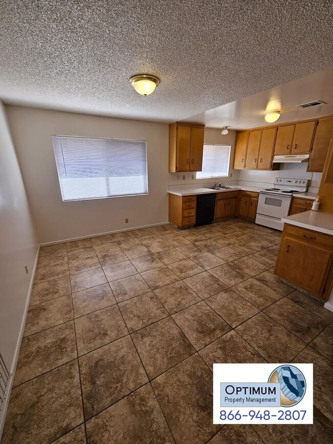 Building Photo - 15740 Serrano Rd