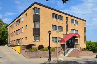 Building Photo - 1800 La Salle Ave