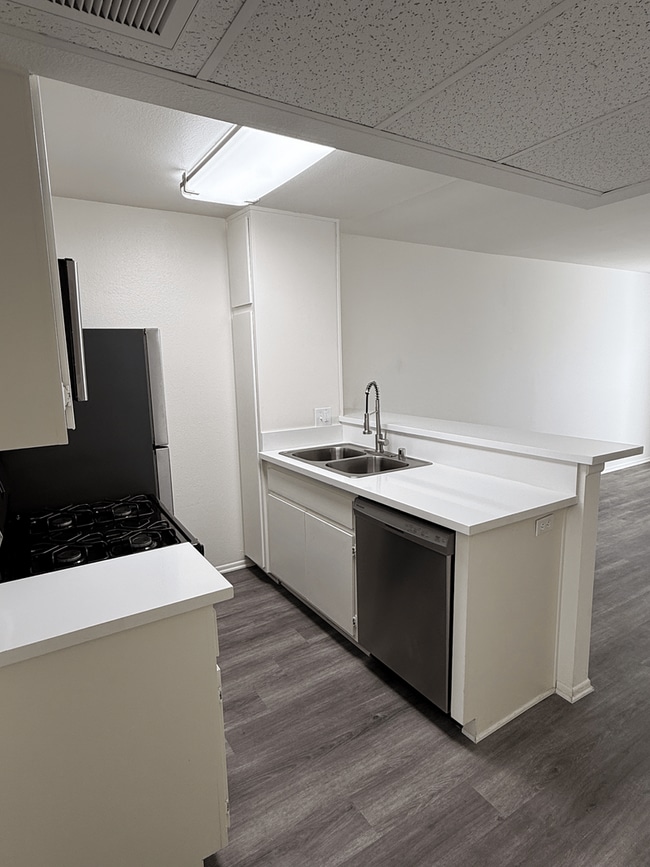 Interior Photo - Windward Isle