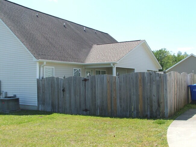 Foto del edificio - 2609 Sawgrass Dr