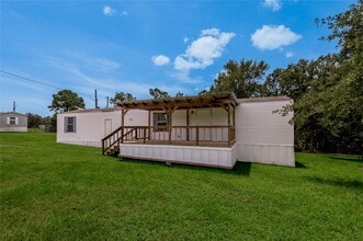 Building Photo - 37 Riverside Ln