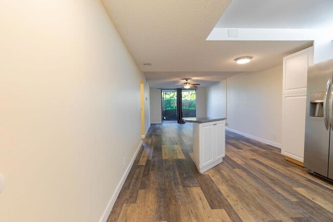 Photo - 890 N Federal Hwy Apartment