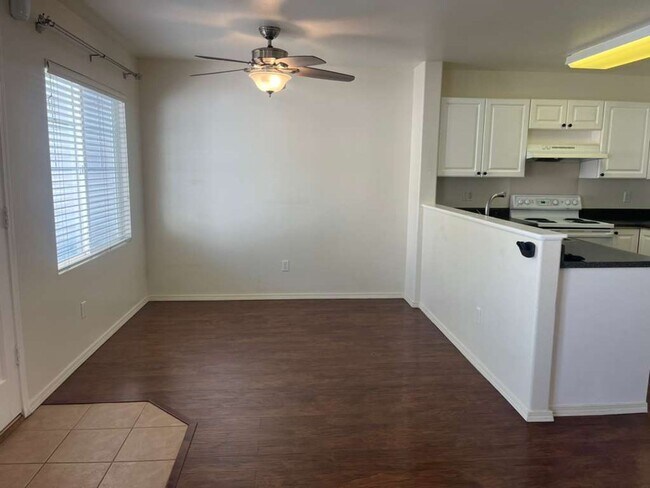 Foto del edificio - 3 bed 2.5 Bath 2 car garage/ Central AC/ Ewa Beach!