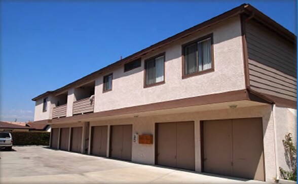 Building Photo - 8601 Belmont St