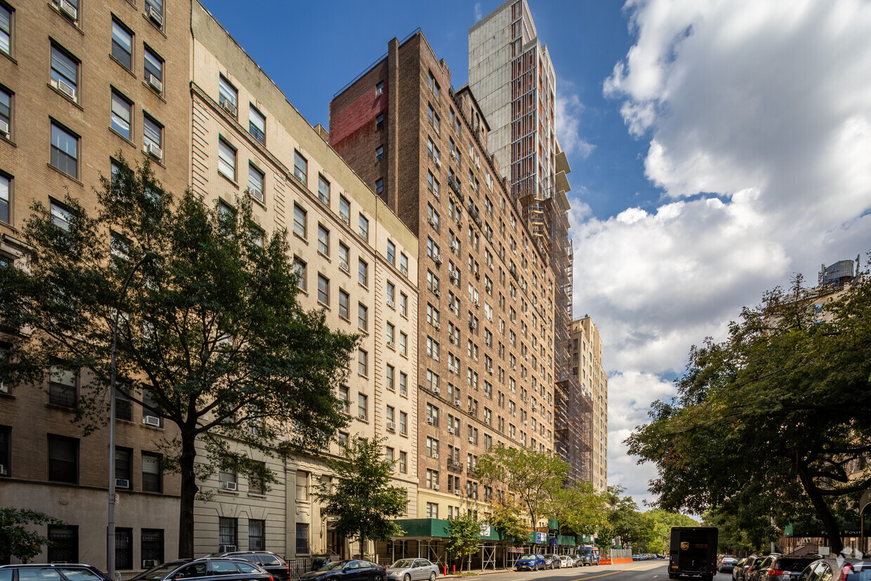 Primary Photo - 21-33 W 96th St