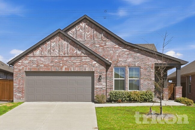 Building Photo - 8008 Brookhaven Dr