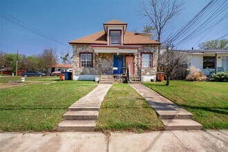 Building Photo - 1709 Cedar Ave