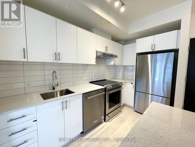 Building Photo - 9000 Jane St