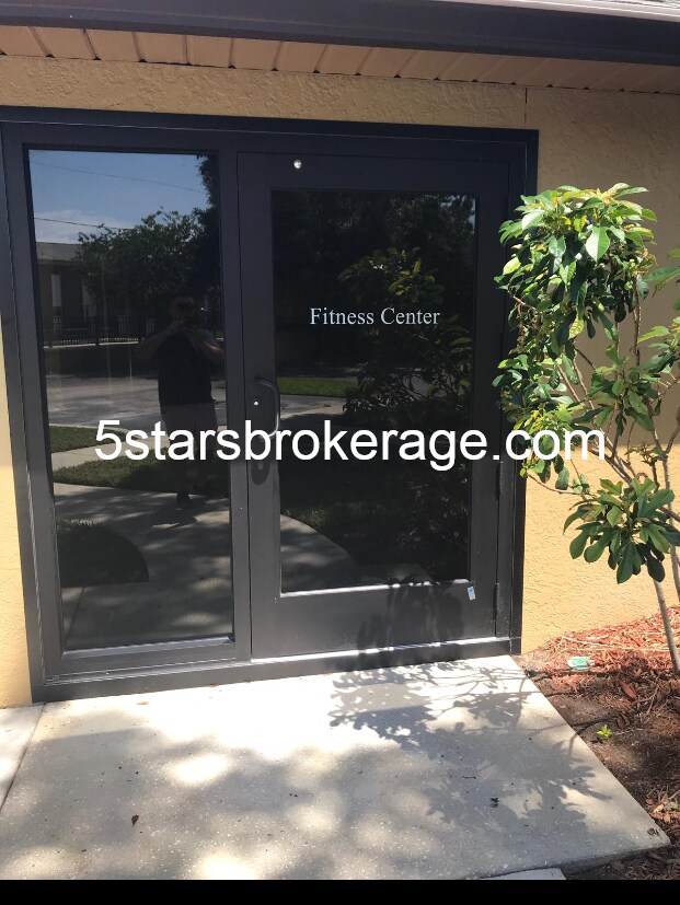 Foto del edificio - 10195 Sailwinds Blvd N
