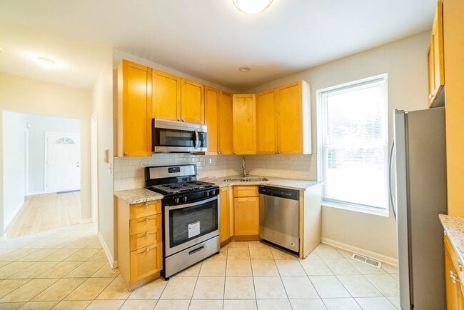 Foto del edificio - 1300 E 72nd St