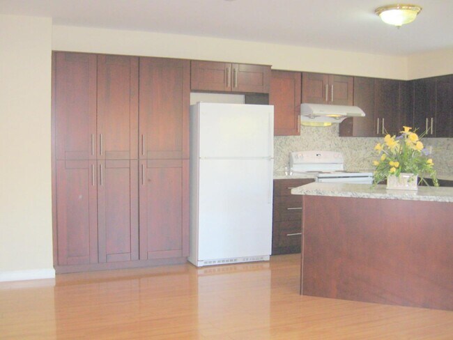 Foto del edificio - 714 Starbush Dr
