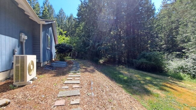 Building Photo - 3 Bedroom 2 Bath Home in Seabeck