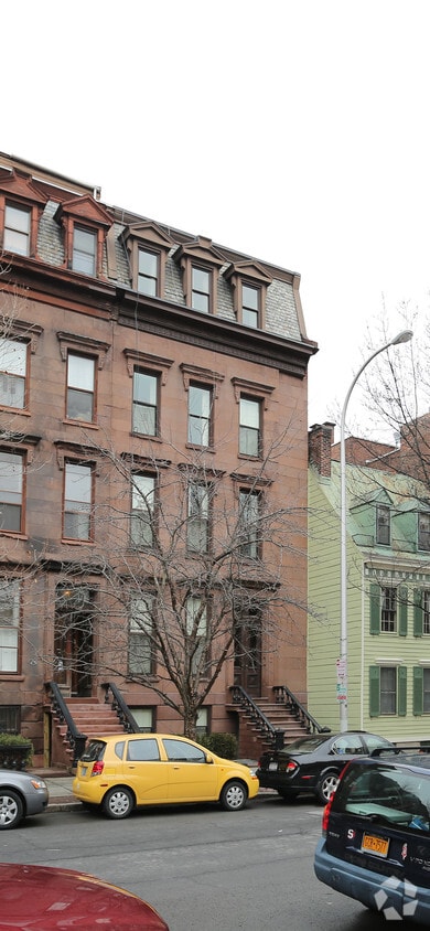 Building Photo - 323 State St