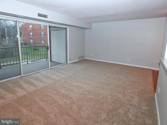 Building Photo - 414 Drummers Ln