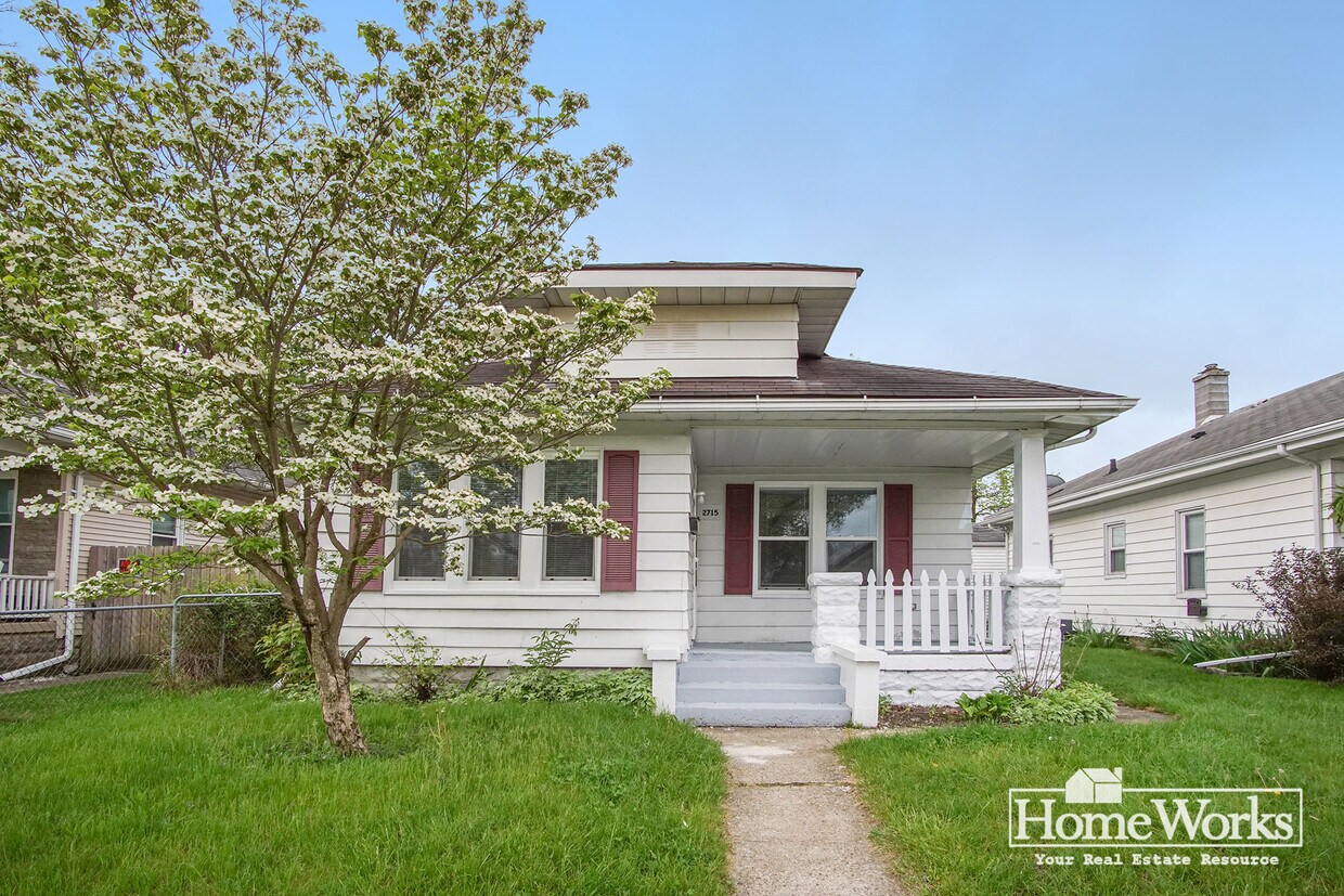 Primary Photo - 2715 W 6th St